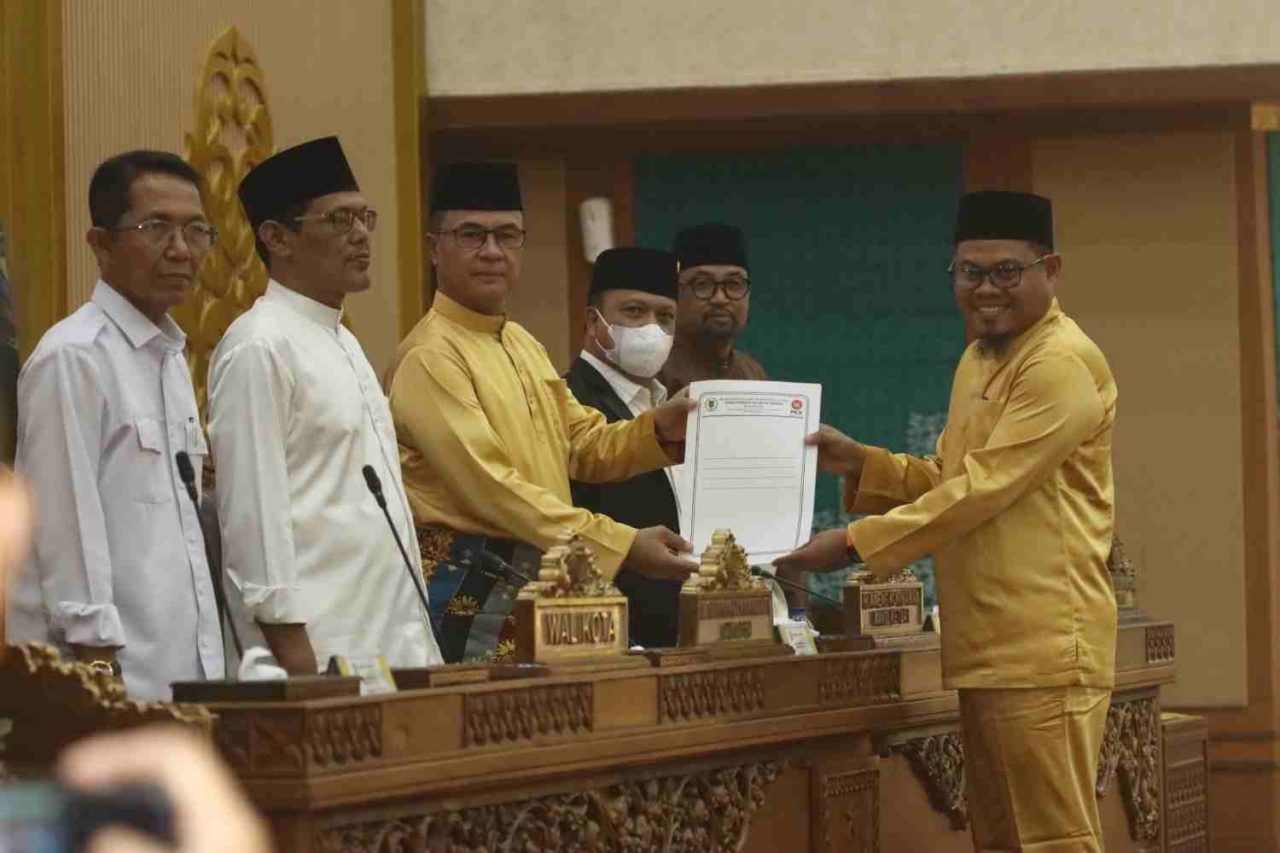 DPRD Batam Tetapkan Muhammad Syafe’i dan Setia Putra Tarigan Pimpin Pansus Ranperda Hak Keuangan dan Administratif Dewan